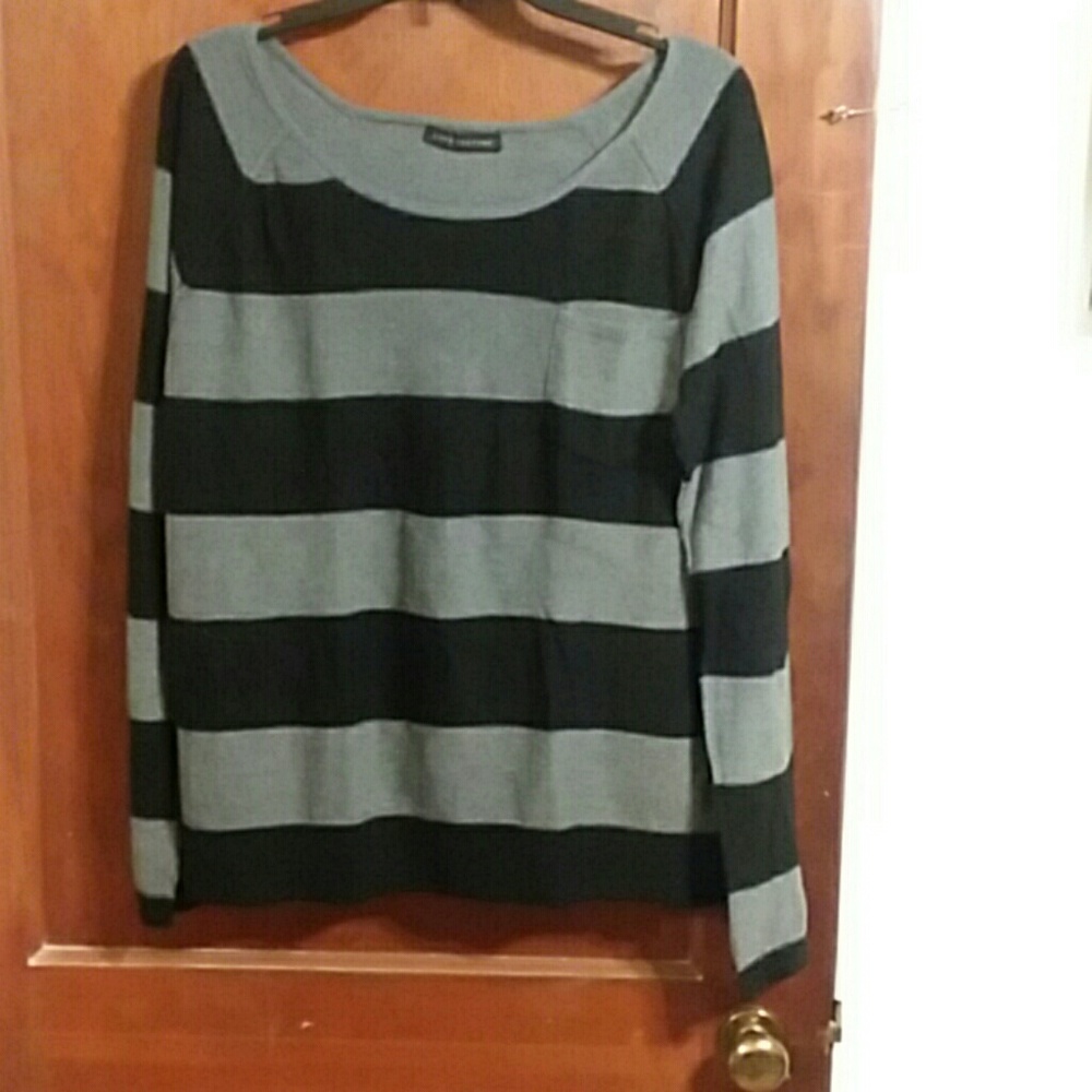 Sweater - Picture 3 of 7
